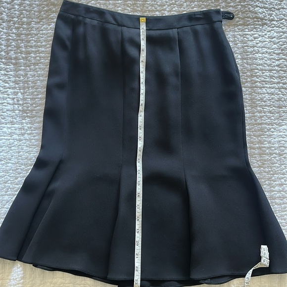 Giorgio Armani black silk flared skirt. Size 6 - Picture 4 of 4